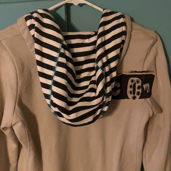 Super cute volcom zip up! - Picture 5 of 6